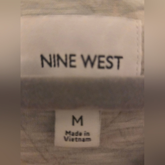 Leaf Pattern Sleeveless Dress - Picture 4 of 6